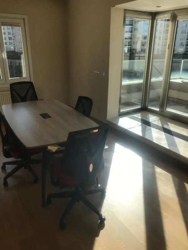 Ofis masa ve elektronik eşya temizliği süreci - İstanbul