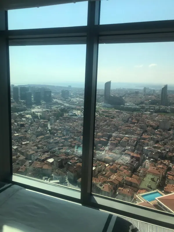 Yüksek katlı rezidans ve plaza dış cephe cam temizliği uzmanlığı