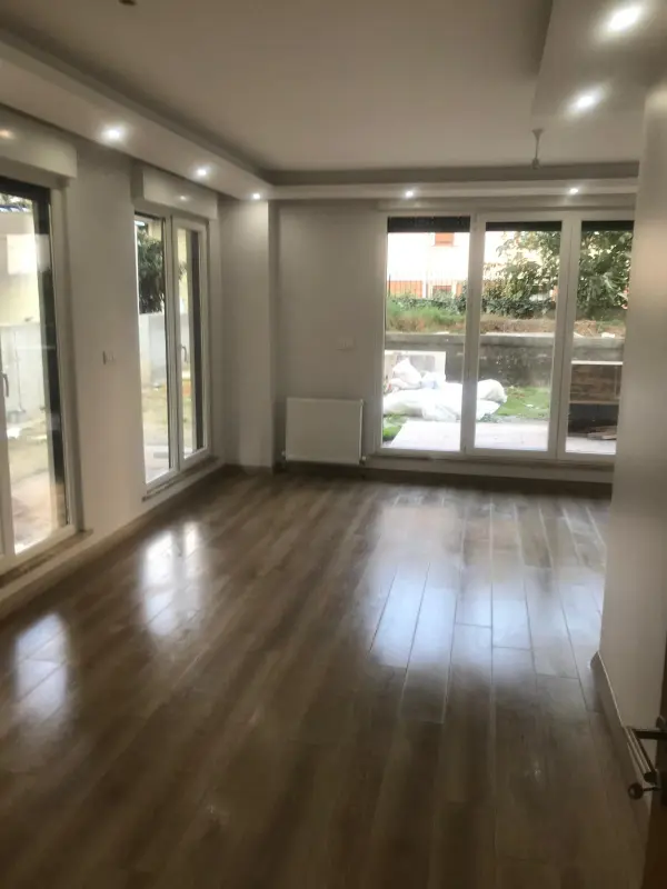 Taşınma öncesi kapı ve cam silme işlemi - Anadolu Yakası